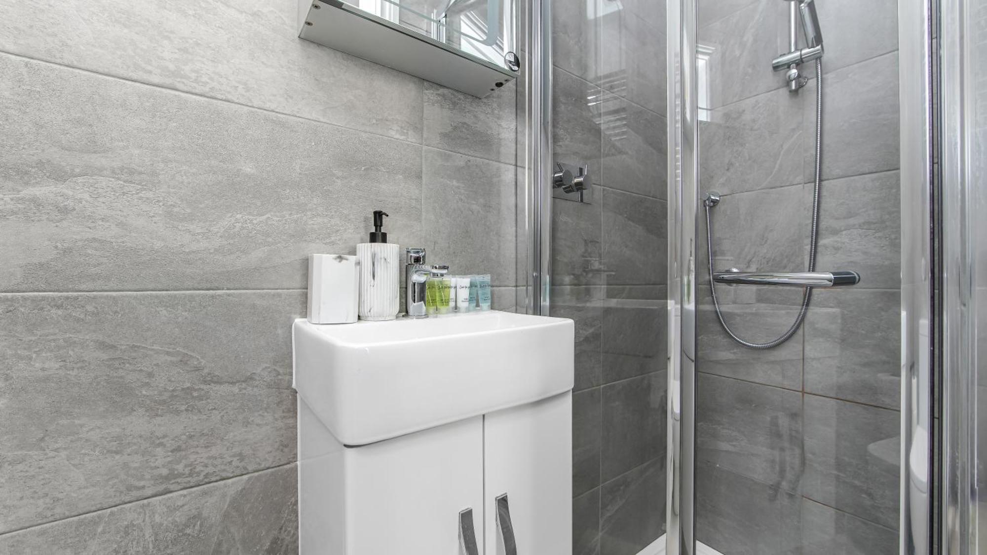 Charming Petite In With Kitchenette *